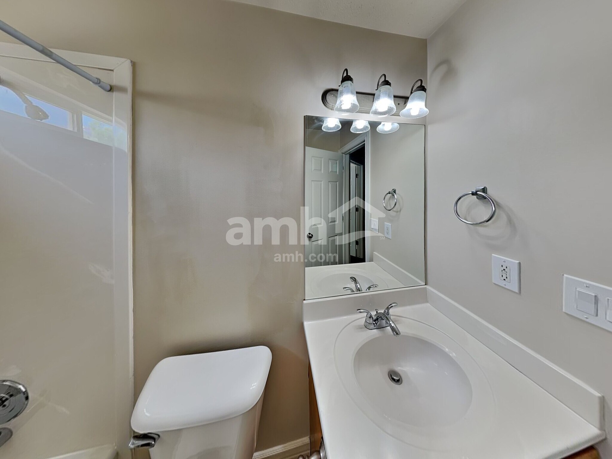 Building Photo - 7585 S 2050 E