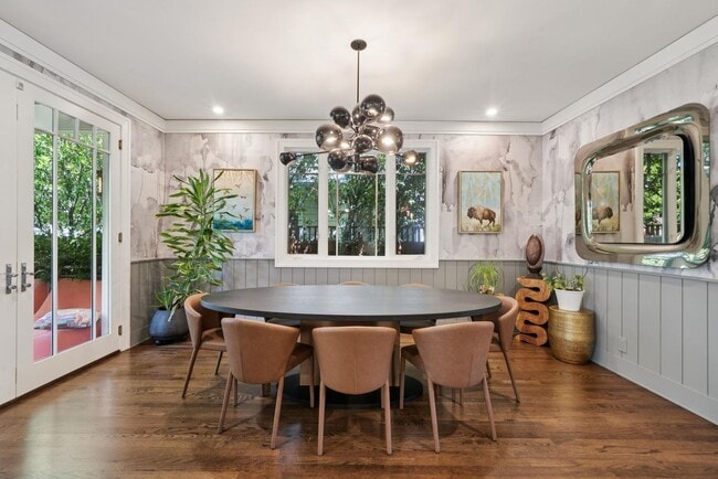 Building Photo - Beautifully Appointed 7-Bedroom Home with Lush Garden Setting in Palo Alto