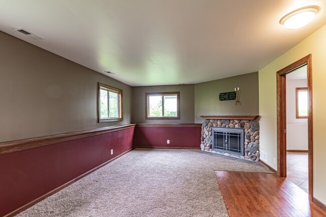 Building Photo - 310 Huntington Dr