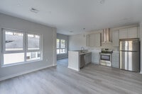 Building Photo - Liberty Plaza Suites