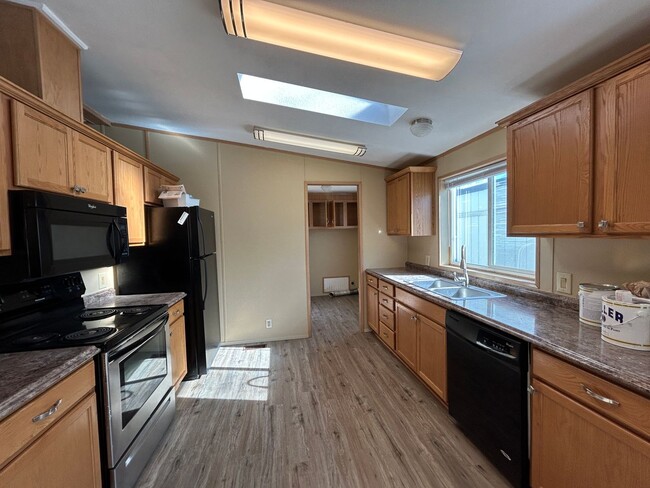 Building Photo - 3 Bedroom / 2 Bath Home in SE Redmond