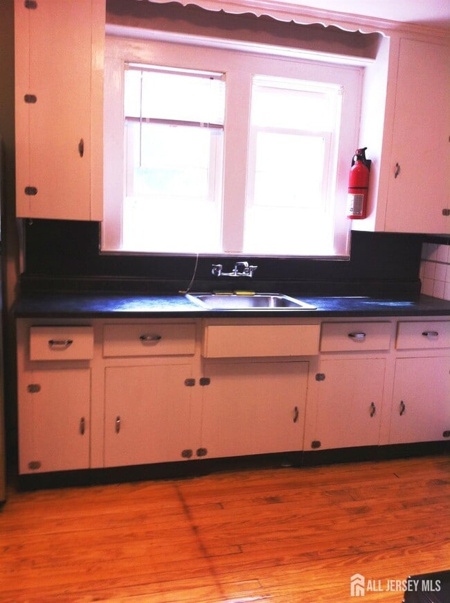 Building Photo - 1301 Central Ave