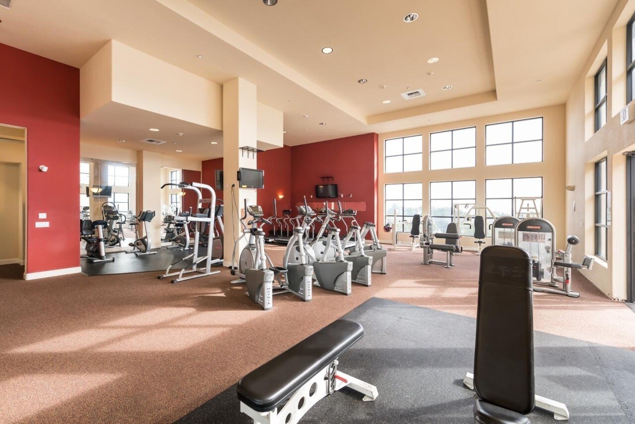 Fitness room - 2210 Gellert Blvd