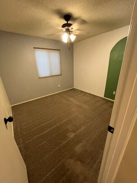 Building Photo - 4560 W Dunn Pl