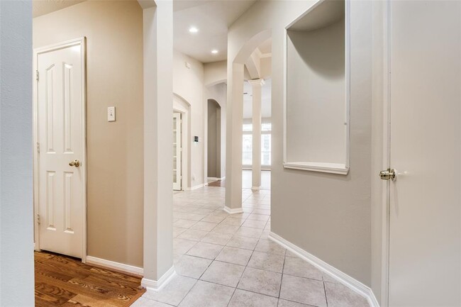 Building Photo - 7302 Hollow Field Ln