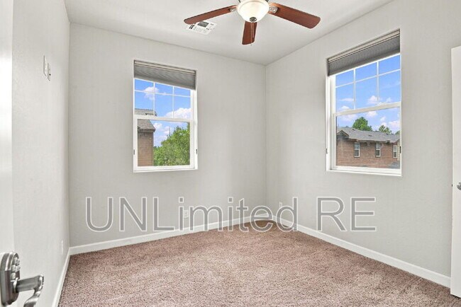 Building Photo - 2520 W Pikes Peak Dr