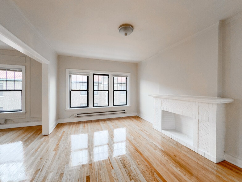 Building Photo - 1320 Oak Ave