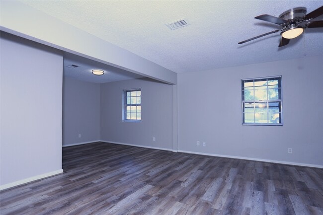 Building Photo - 1117 County Rd 515