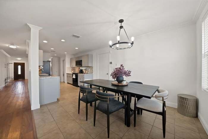 Building Photo - 1120 Bumble Bee Dr