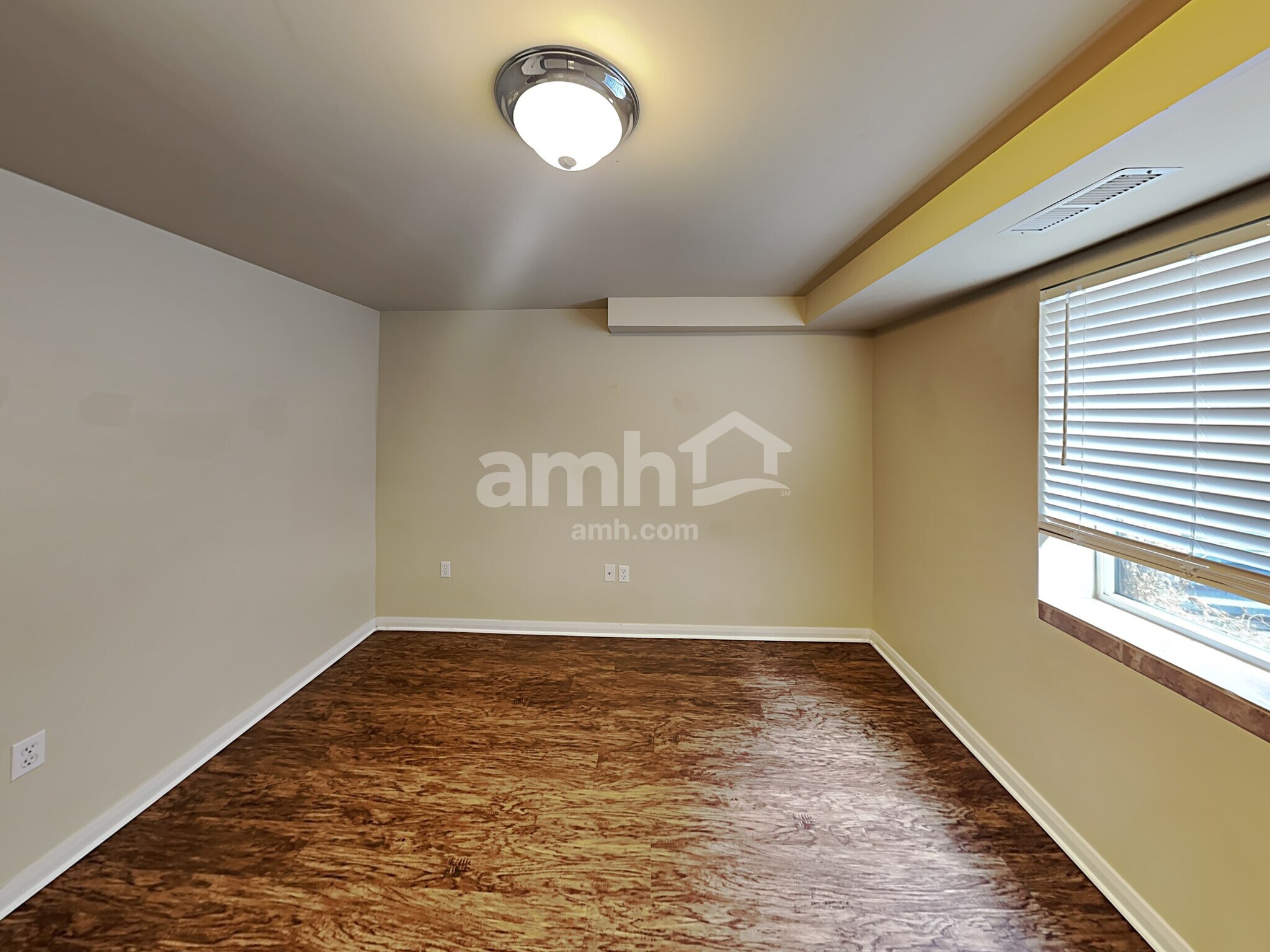 Building Photo - 3595 S Feulner Dr