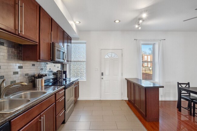 Building Photo - 2 Story Home in Botanical Heights (Optiona...