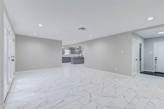 Building Photo - 5439 Lymbar Dr