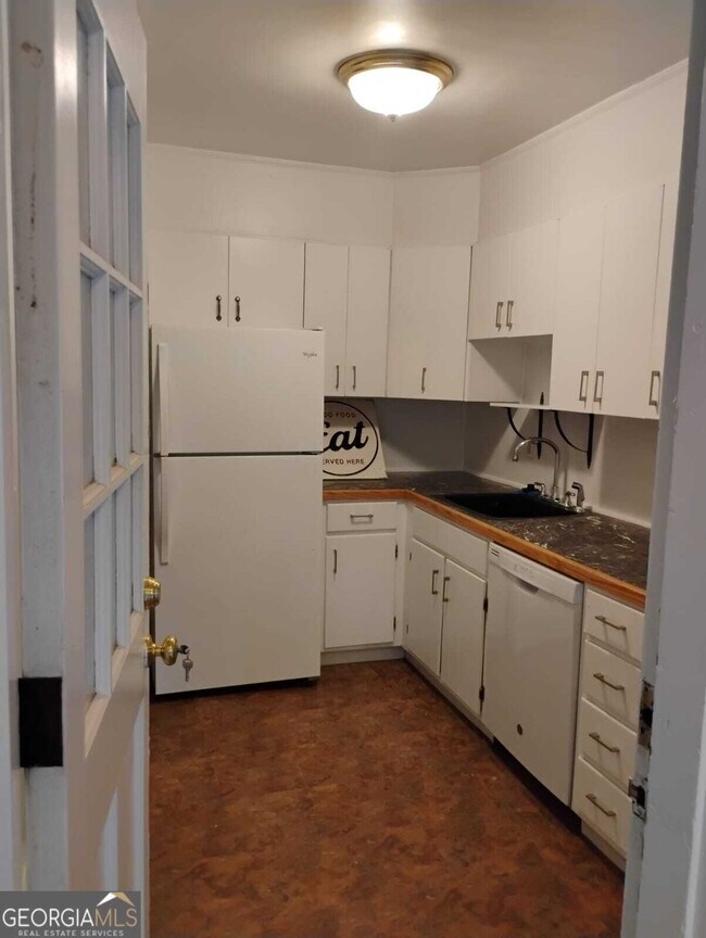 Building Photo - 1845 Monroe Dr NE