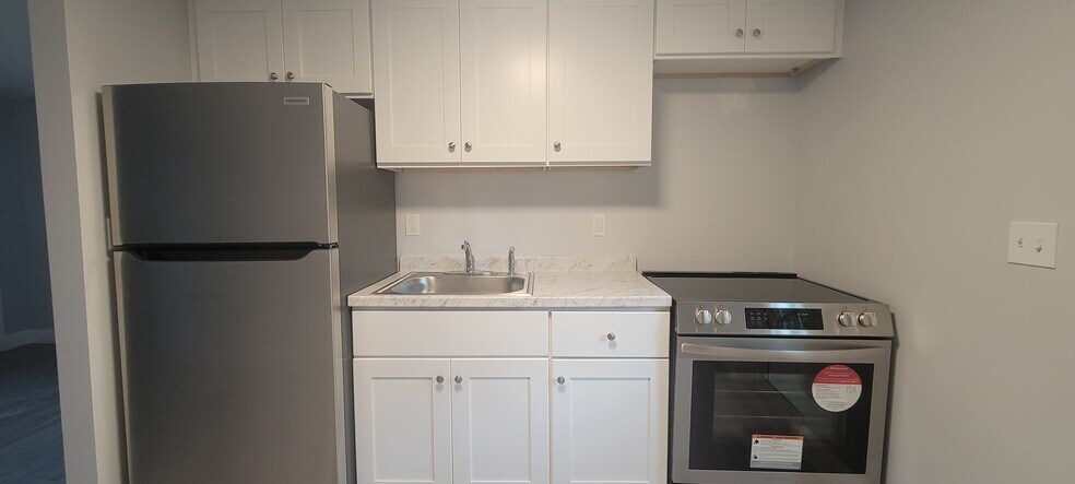Building Photo - 224 8th Ave N