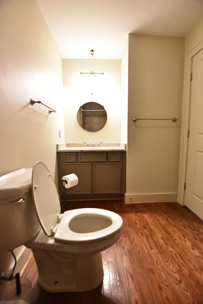 Building Photo - Stunning  2 Bedroom Loft @ Piedmont Leaf Lofts in Innovation Quarter!