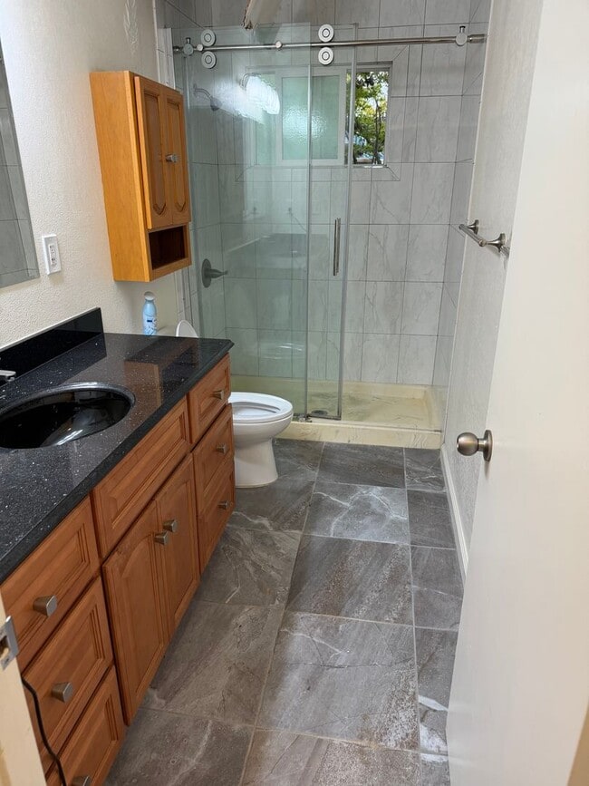 Building Photo - Spacious Apartments in the Desirable Bronze Coast Neighborhood