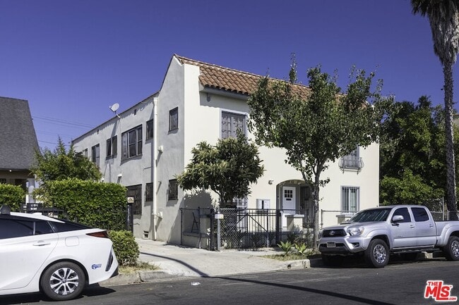 Building Photo - 1559 1/2 S Harvard Boulevard Unit
