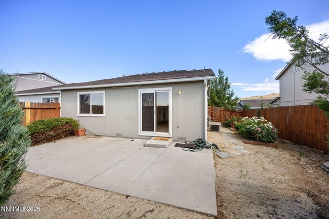 Building Photo - 8733 Sunset Breeze Dr