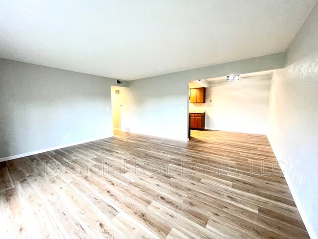 Building Photo - 130 Brookview Dr