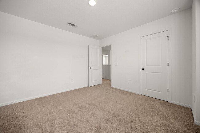Building Photo - 16907 Elm Grove Rd