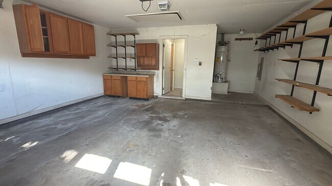 Building Photo - 2106 Middle Creek Blvd