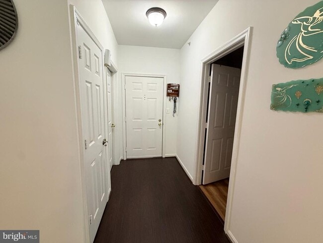 Building Photo - 4142 Fountainside Ln
