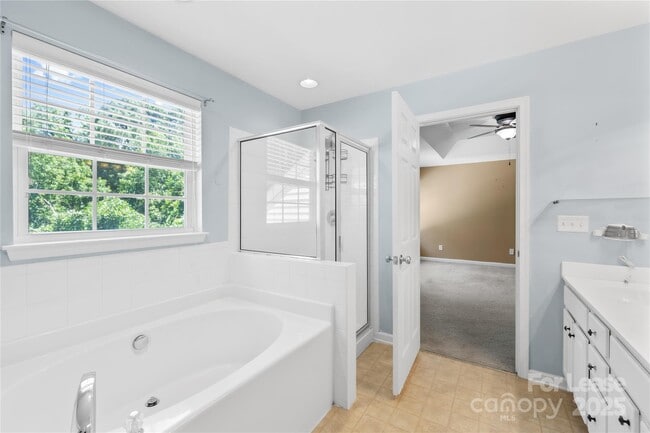 Building Photo - 709 Prospect Lane