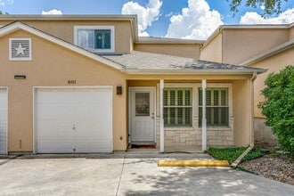 Building Photo - 2-BEDROOM, 2.5-BATHROOM DUPLEX/CONDOMINIUM IN TERRELL HEIGHTS