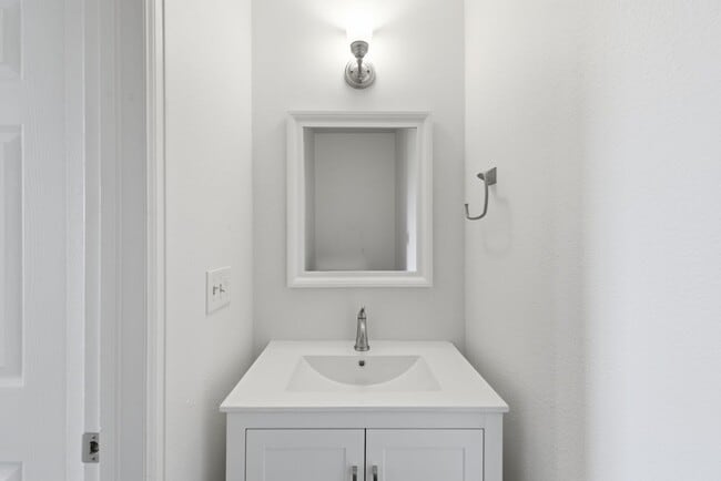 Building Photo - Newly Updated Throughout 2-Bed, 2.5-Bath Condo in Great Fort Collins Location!