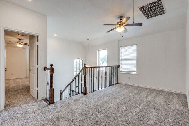 Building Photo - 9829 Timber Wolf Ln