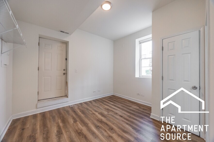 Building Photo - 2112 N Campbell Ave