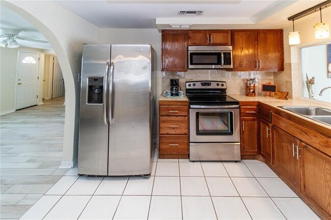 Building Photo - 3526 Overland Dr