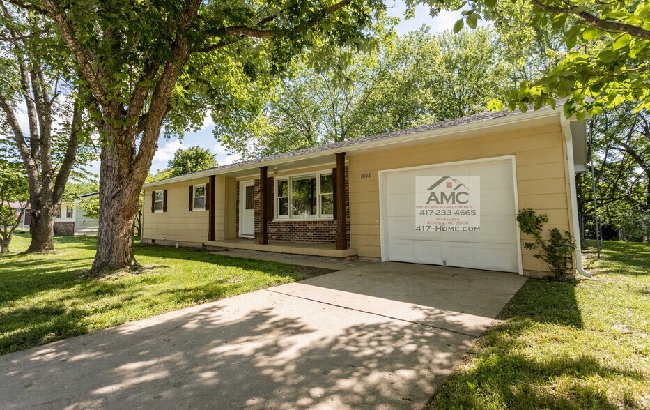 Building Photo - 1008 S Oak Ridge Dr