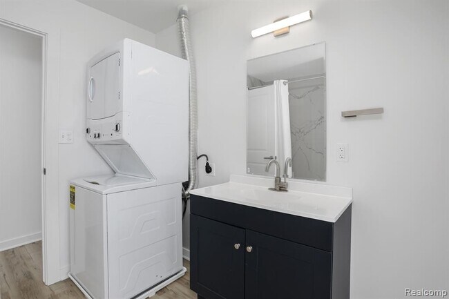 Building Photo - 799 E Grand Blvd