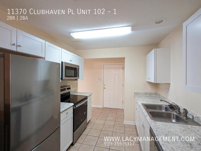 Building Photo - 11370 Clubhaven Pl