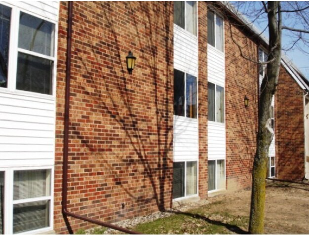 Building Photo - Parklane Apartments