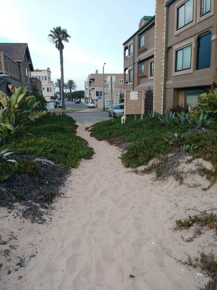 Building Photo - 16452 24th St