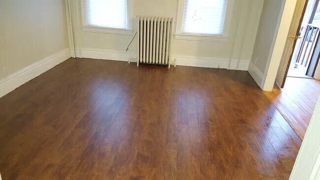 Building Photo - 28 Brainard St