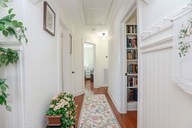 Building Photo - Beautiful Single Family Home in Willoughby Beach!!