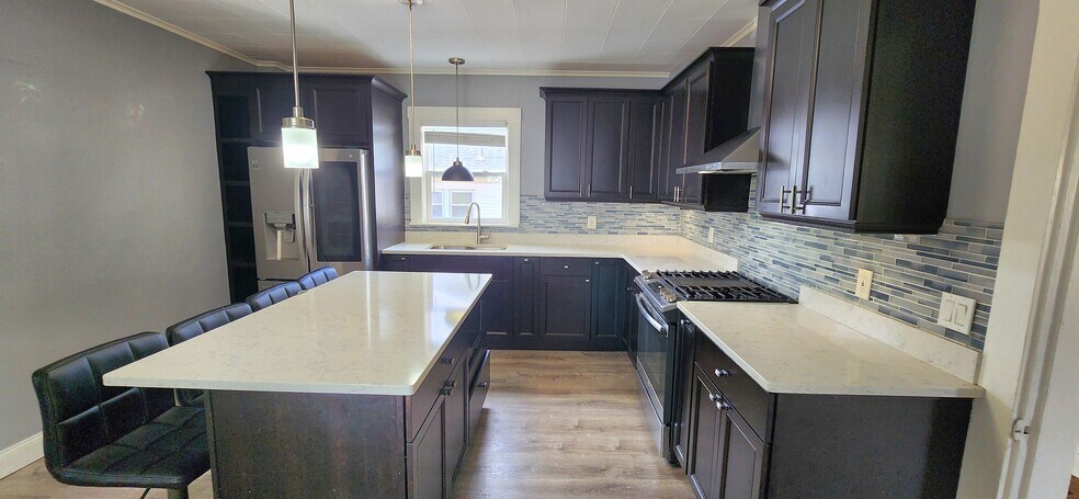 Building Photo - 75 Central Ave