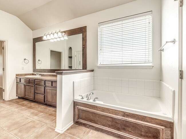 Building Photo - 4 Bedroom Home in Sonoma Lake - 3 Car Gara...
