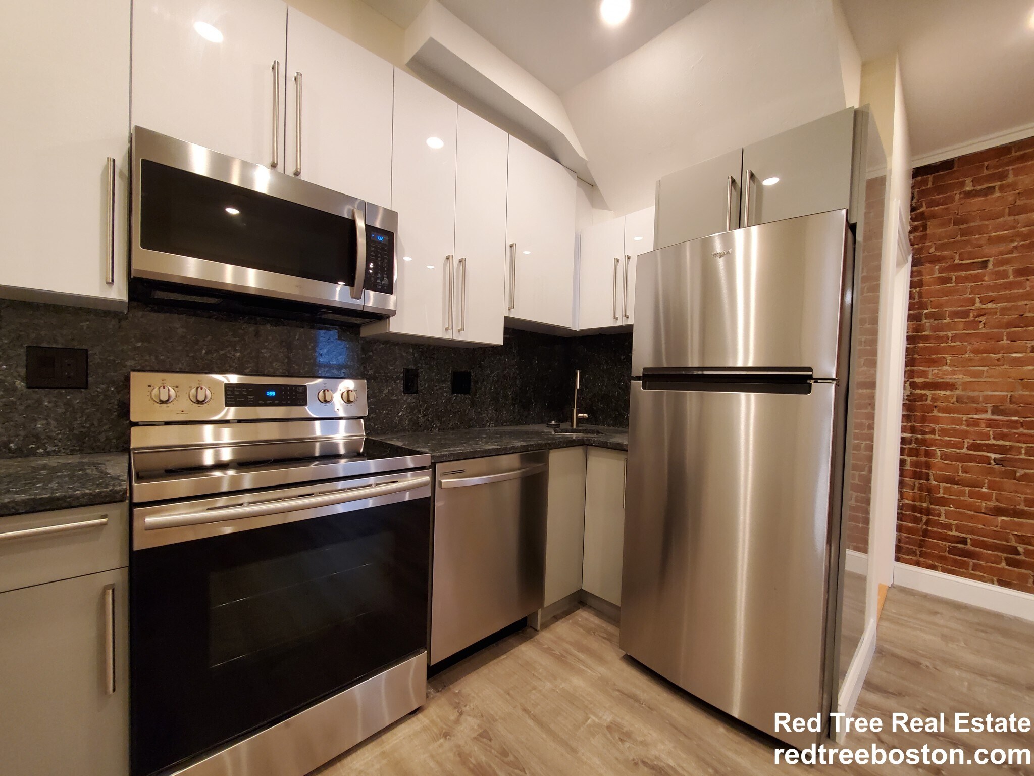 Building Photo - 1616 Beacon St