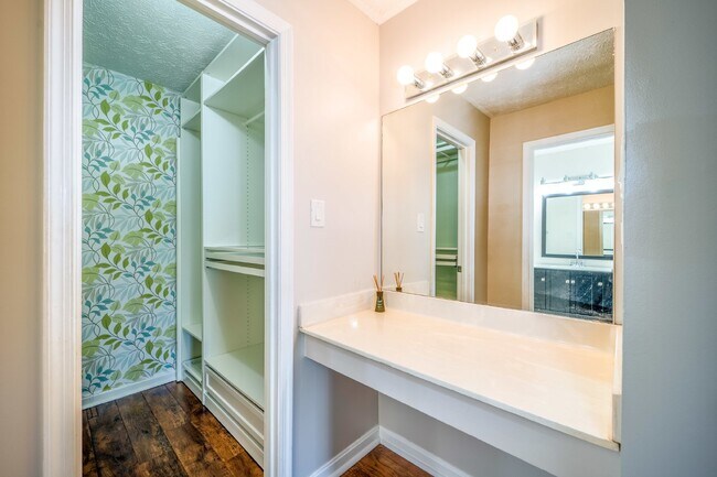 Building Photo - Updated two-bedroom, two-bathroom condo in...