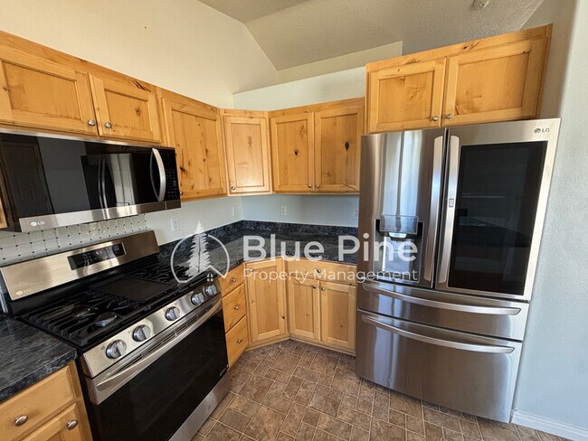 Building Photo - 3920 E Deloy Dr