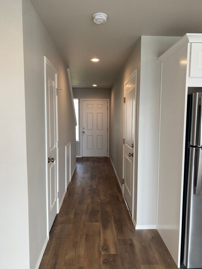 Building Photo - 51 Phoebe Ln