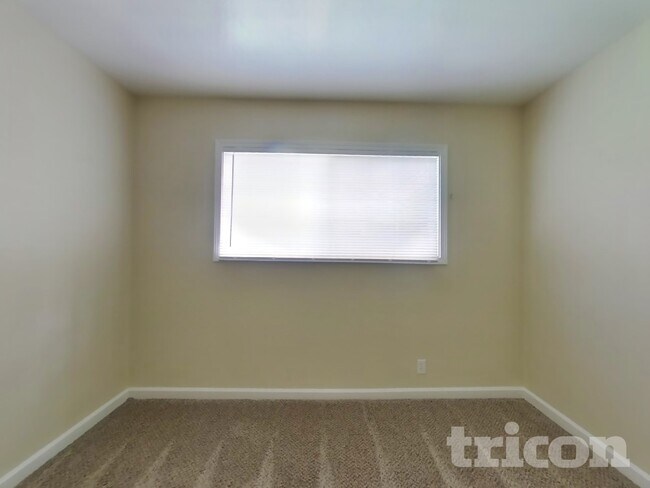 Building Photo - 1724 Hemlock St