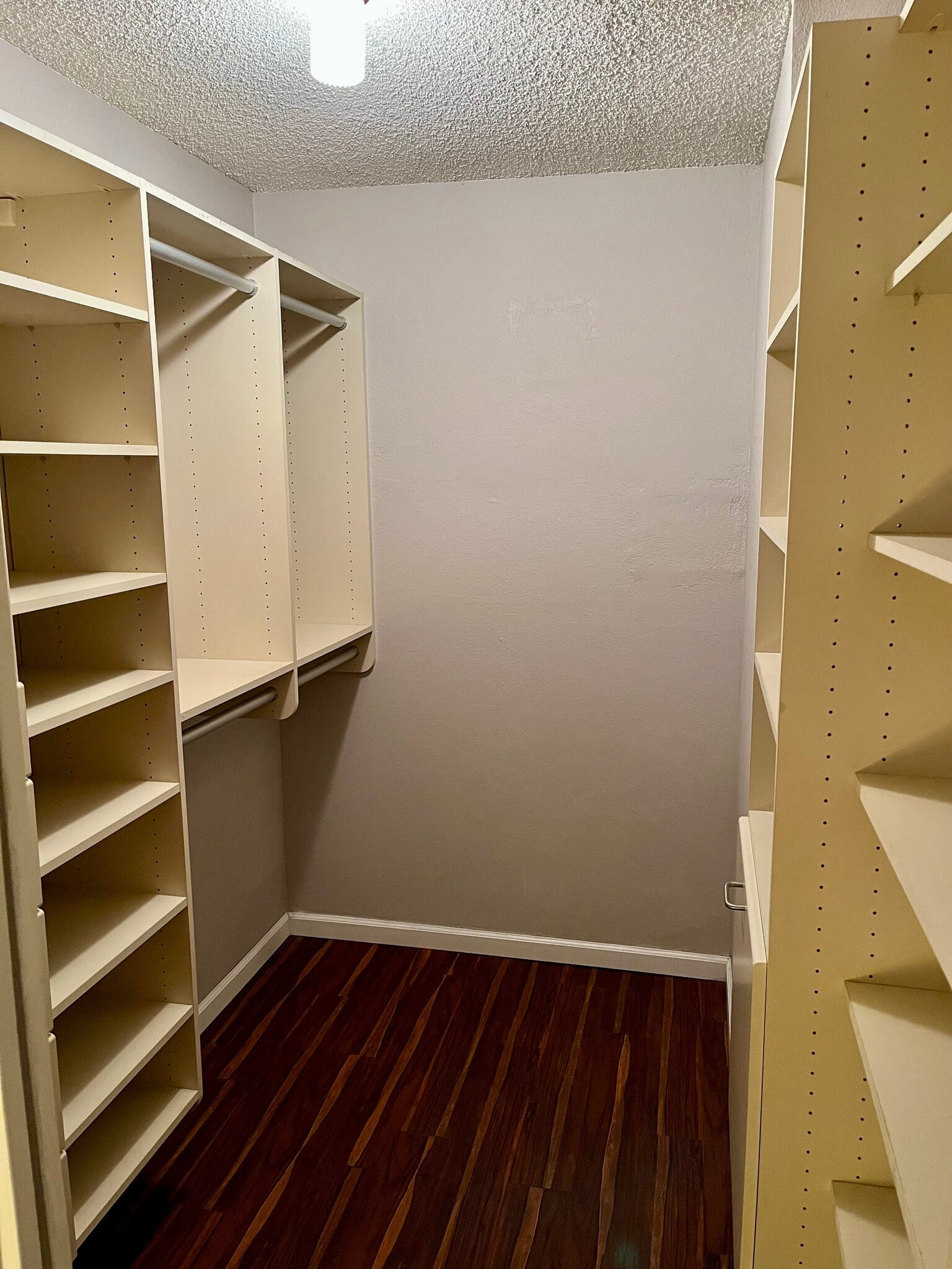 Building Photo - 1811 E Grand Ave