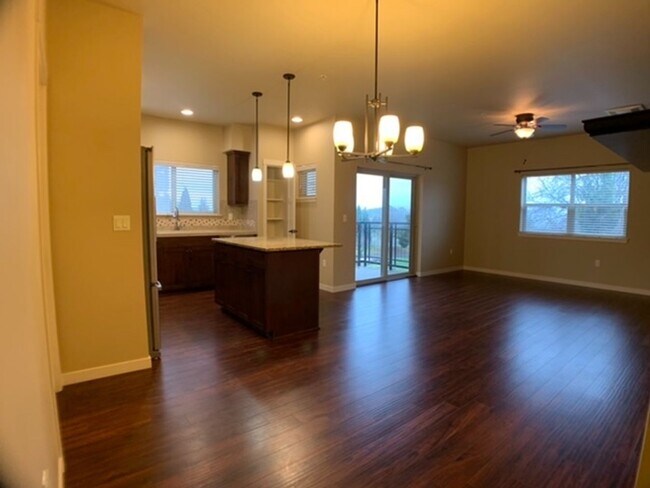 Building Photo - 45 Central Unit - 2 Bedrooms, 2 baths, 988 Sq. Ft.