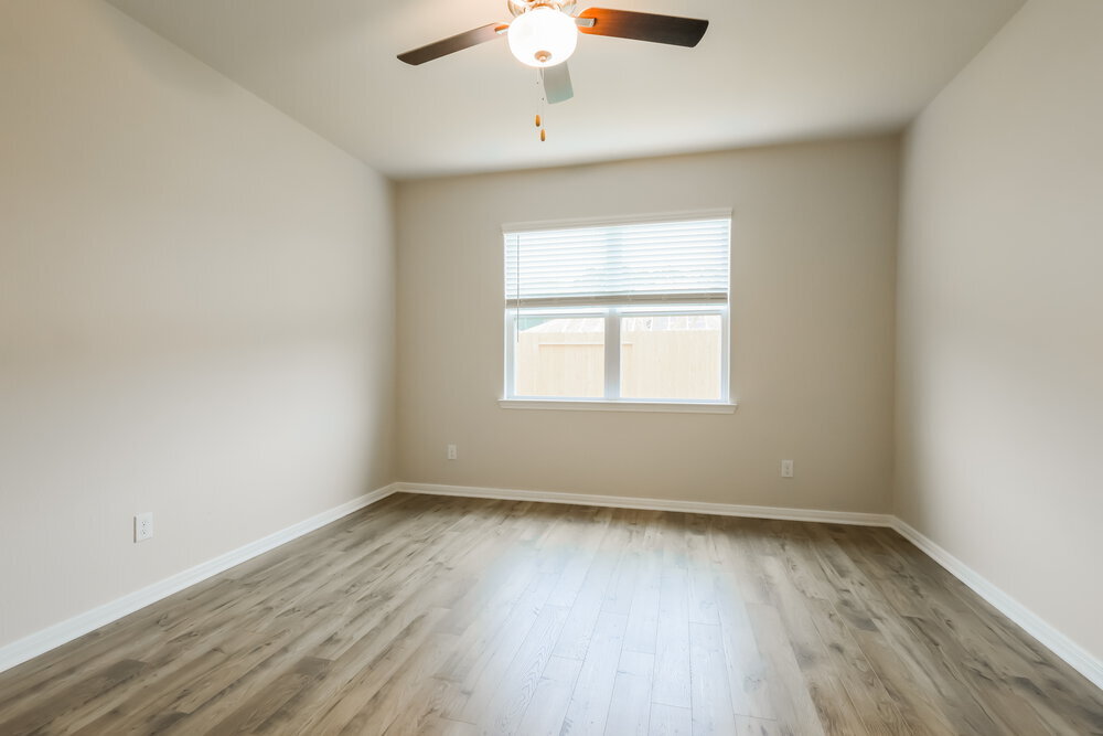 Building Photo - 16459 Hill Dr