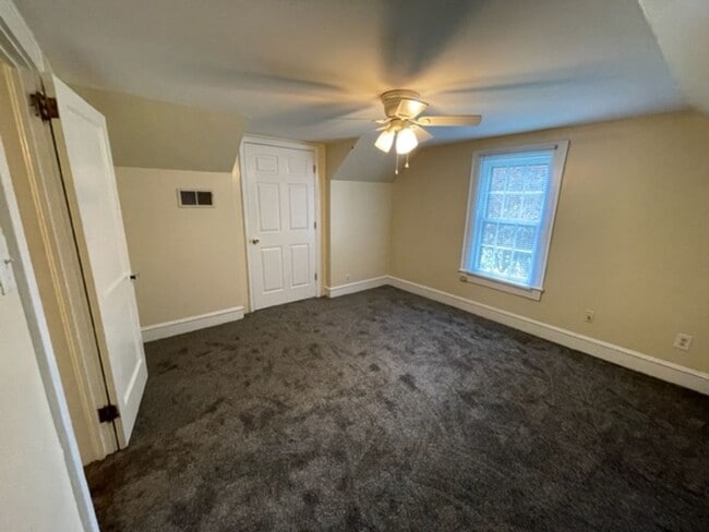 Building Photo - 4 Bedroom 2 bath home with garage in beautiful downtown Graham!